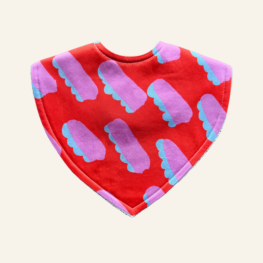 Scalloped Dash by Katie Kortman | Triangle Bib